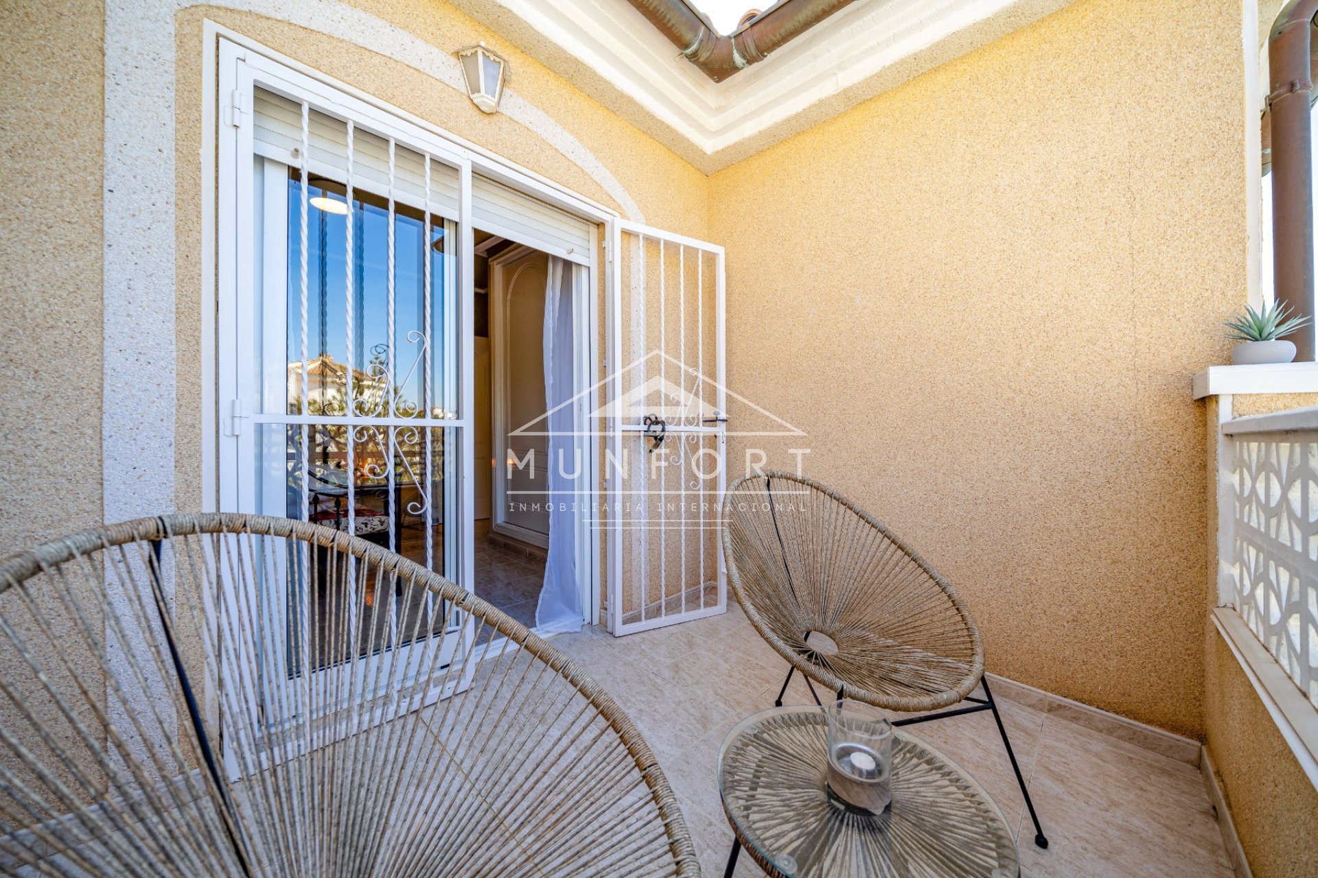 Videresalg - Villaer -
Rojales