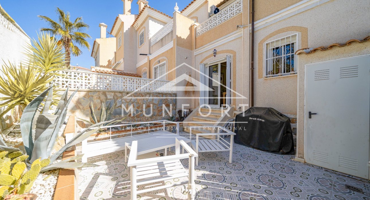 Videresalg - Villaer -
Rojales