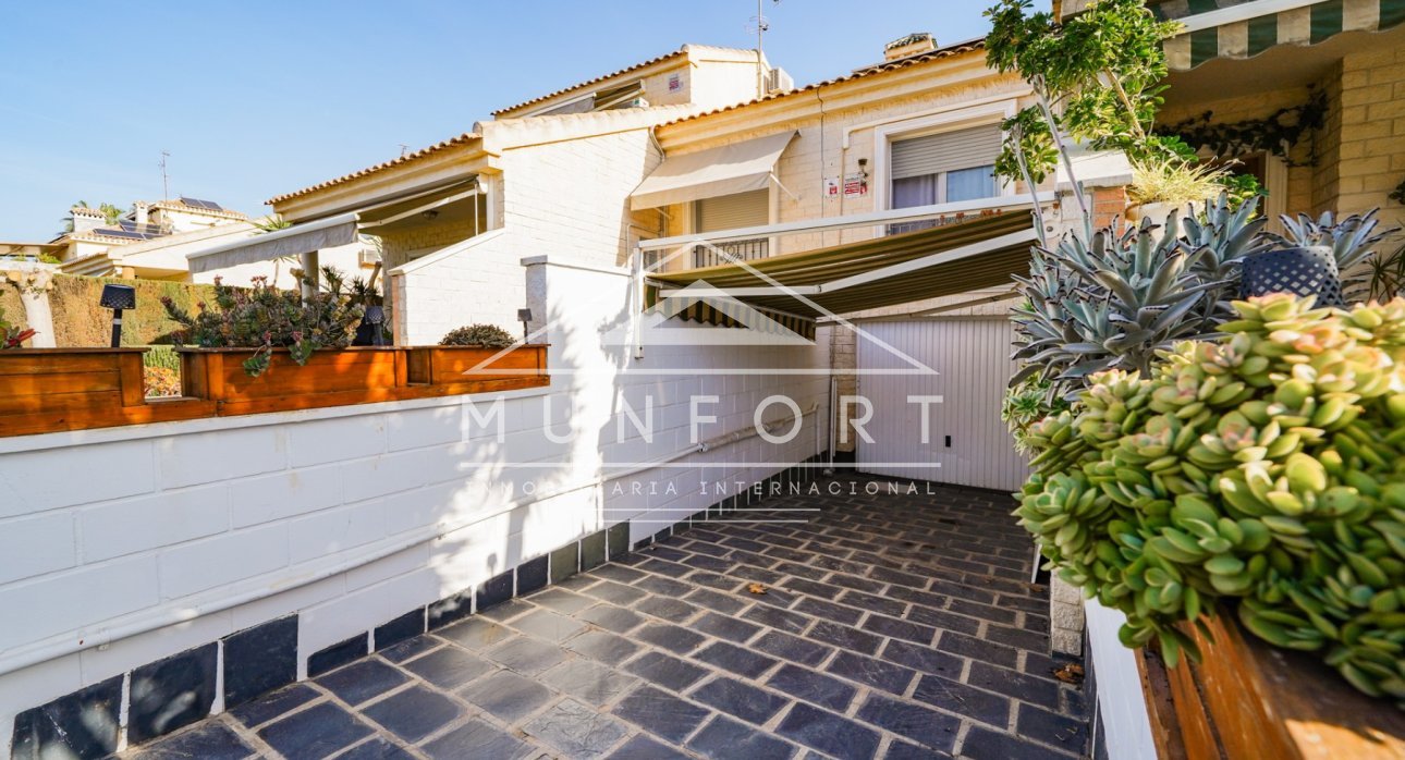 Videresalg - Villaer -
San Javier