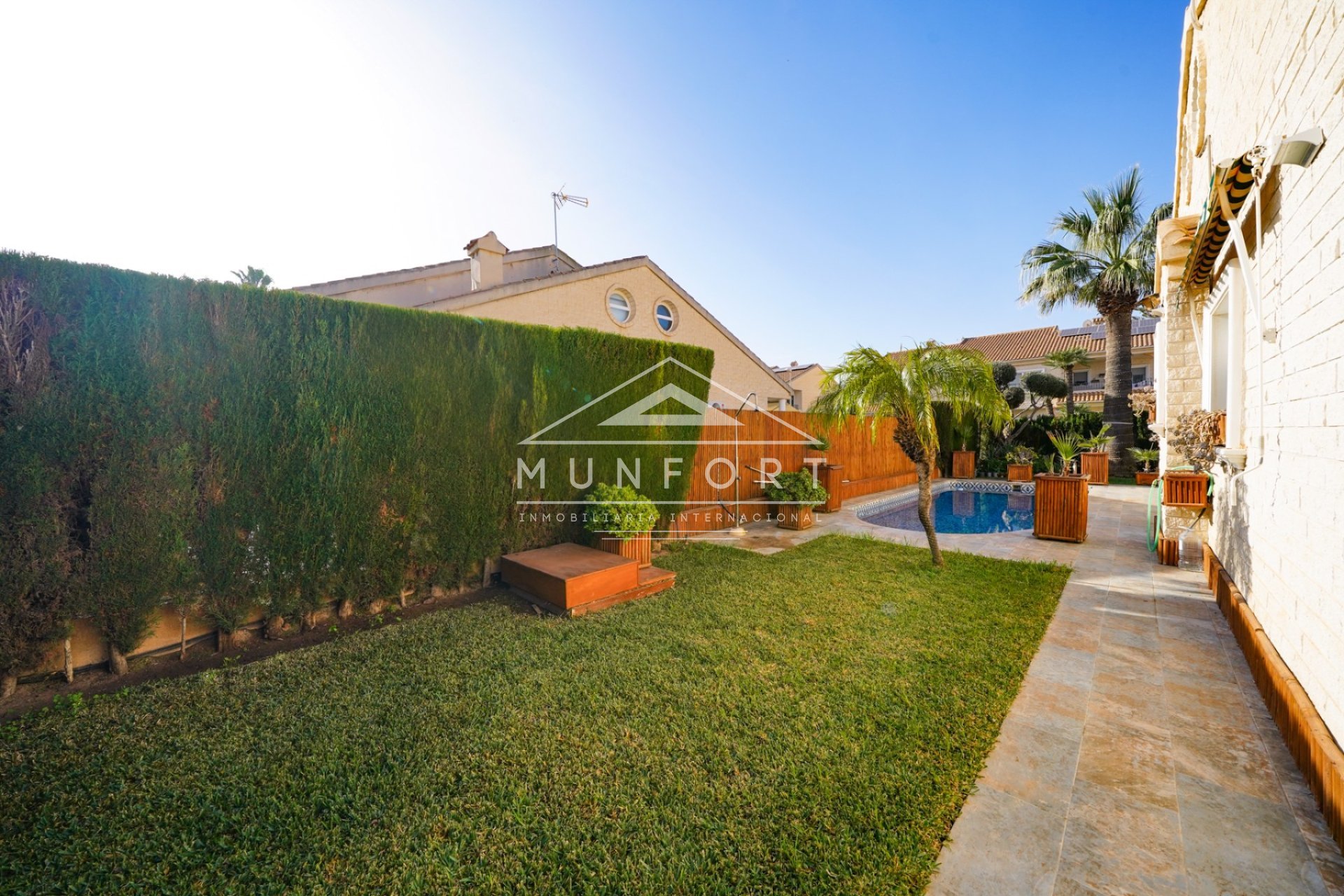 Videresalg - Villaer -
San Javier