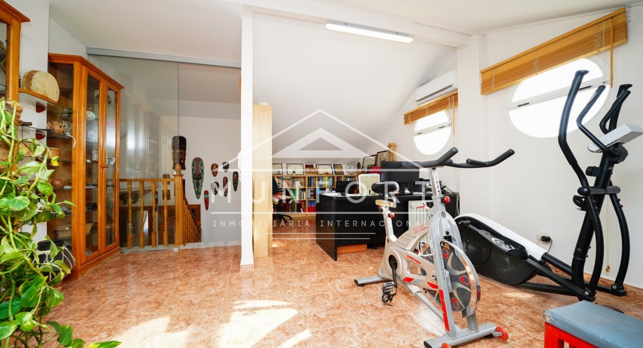 Videresalg - Villaer -
San Javier