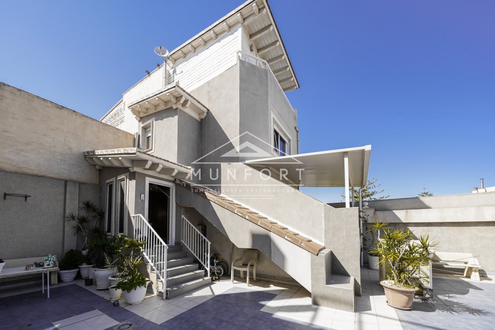 Videresalg - Villaer -
San Javier