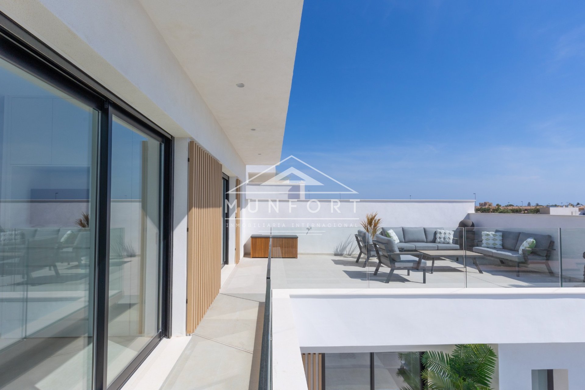 Videresalg - Villaer -
San Javier