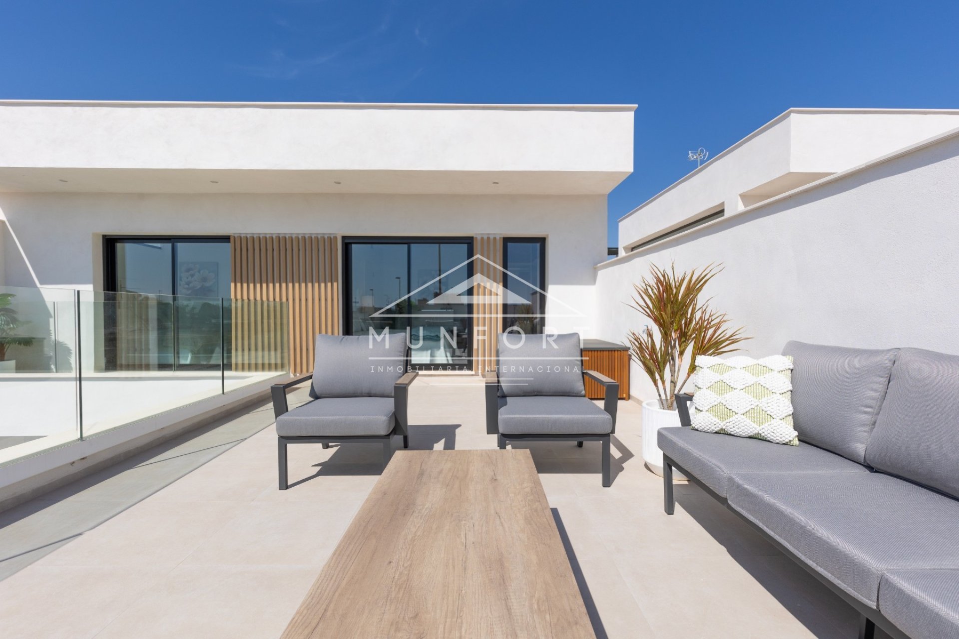 Videresalg - Villaer -
San Javier