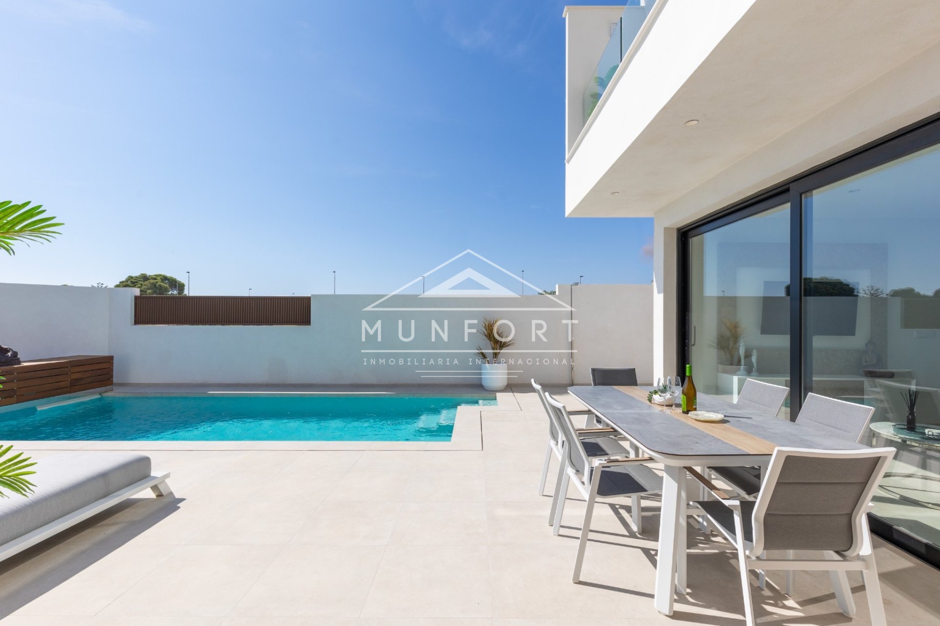 Videresalg - Villaer -
San Javier