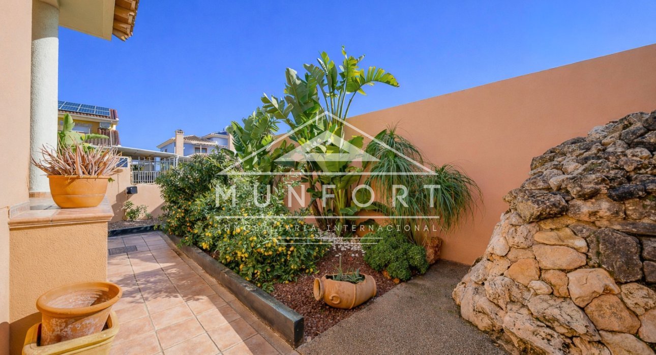 Videresalg - Villaer -
San Javier