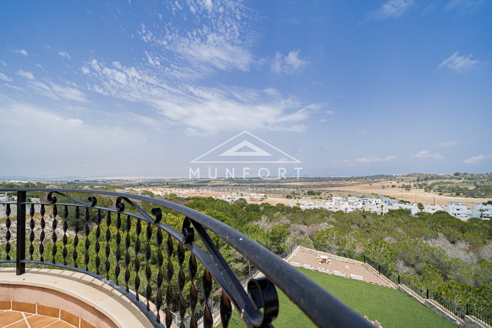 Videresalg - Villaer -
San Miguel de Salinas