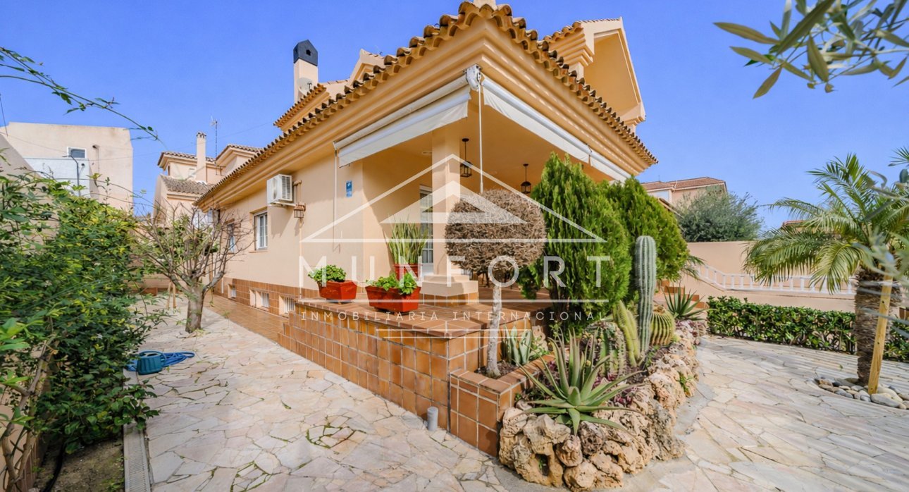 Videresalg - Villaer -
Santiago de la Ribera