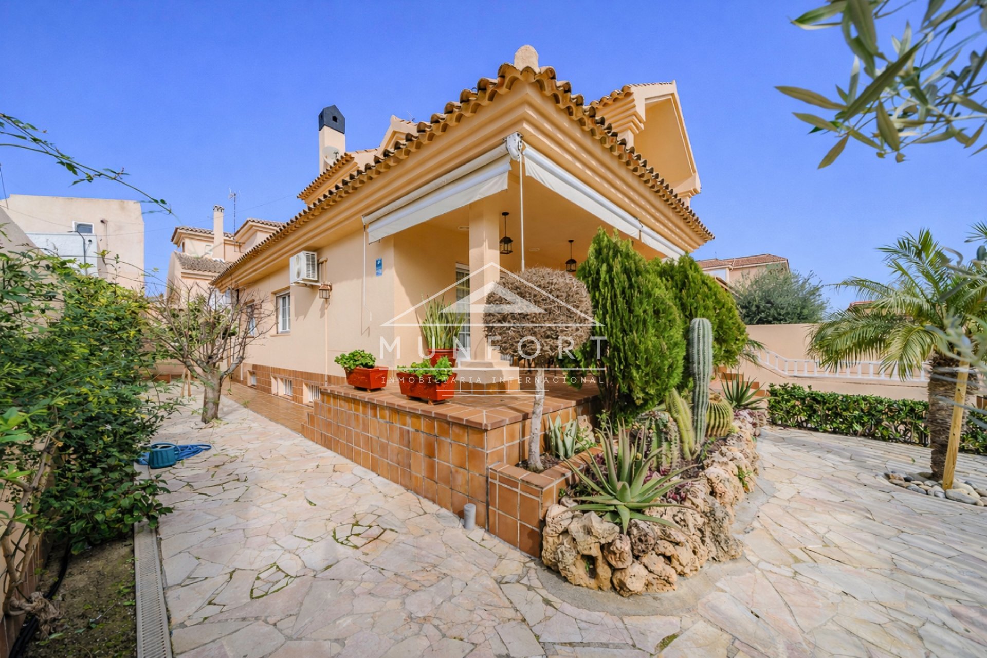 Videresalg - Villaer -
Santiago de la Ribera