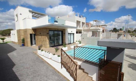 Villaer - Videresalg -
            San Miguel de Salinas - AM047-N-D