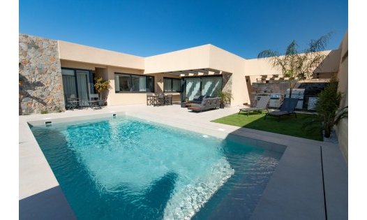 Villas - Resale -
            Baños y mendigo - TL007-N-D