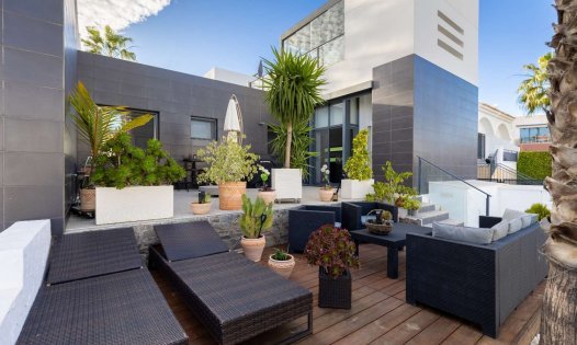 Villas - Resale - Orihuela Costa -
                Los Altos de Villamartín