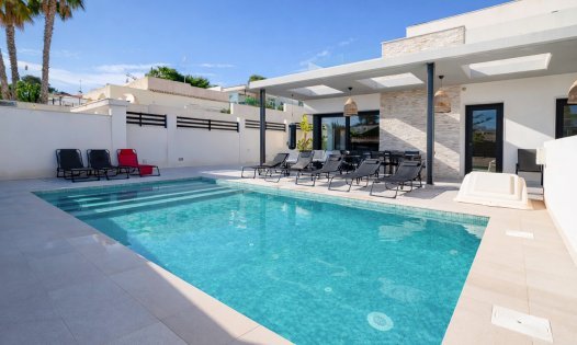 Villas - Resale -
            Torrevieja - INT-DH290