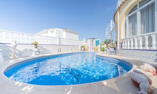 Villas - Resale -
            Villamartin - MT601