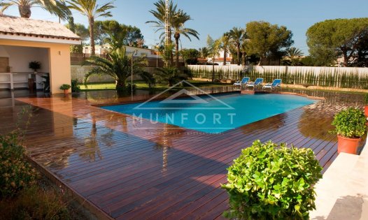 Villas - Segunda mano -
            Orihuela Costa - MT383