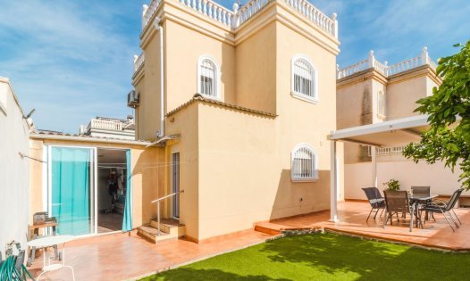 Villas - Segunda mano - Torrevieja - Aguas Nuevas - Torrevieja