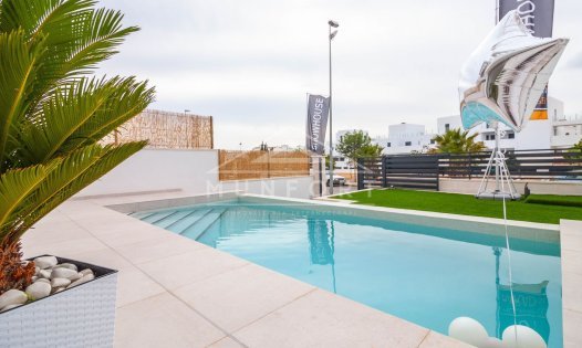 Villor - Återförsäljning -
            Orihuela Costa - VM003-N-D
