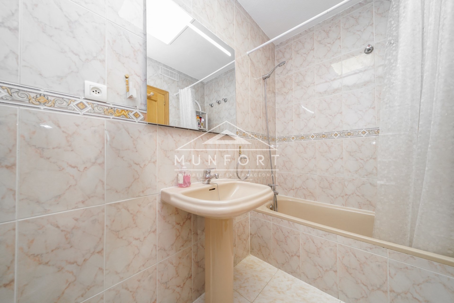 Wiederverkauf - Bungalows -
Alcázares, Los - Los Alcázares