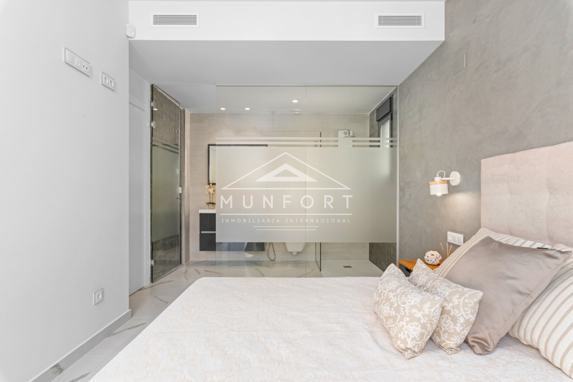 Wiederverkauf - Bungalows -
San Miguel de Salinas