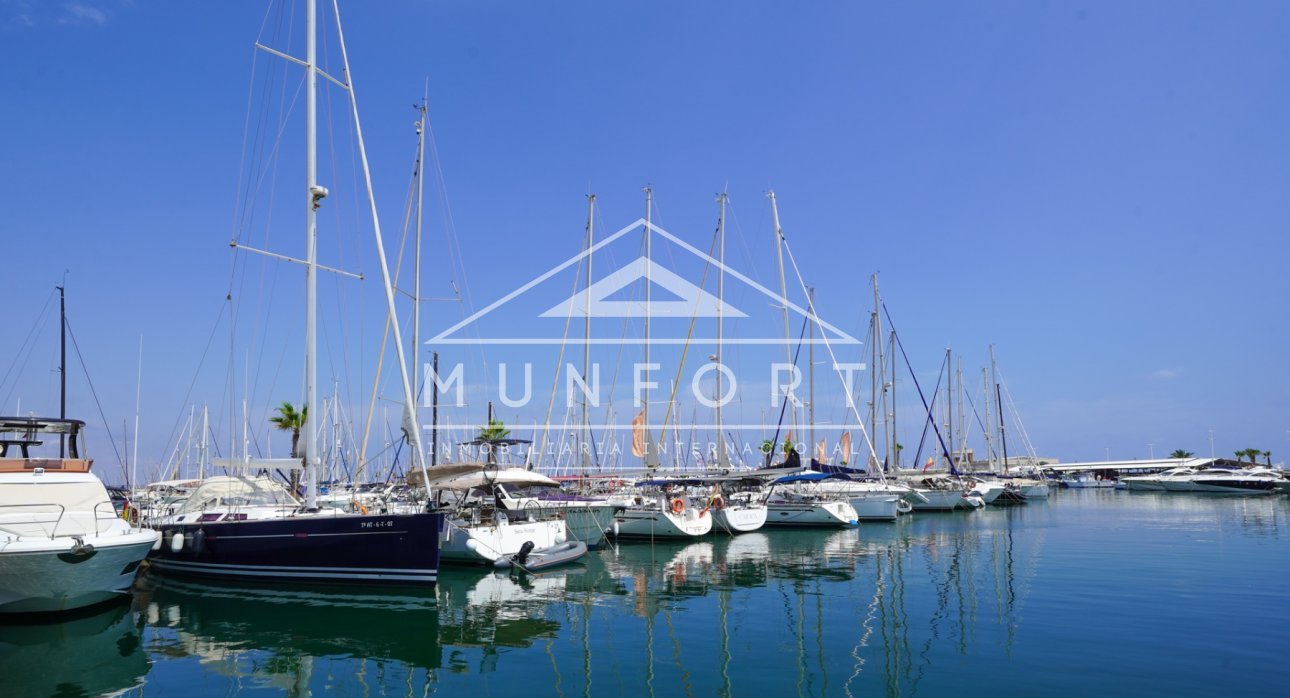 Wiederverkauf - Geschäftsräume -
San Pedro del Pinatar