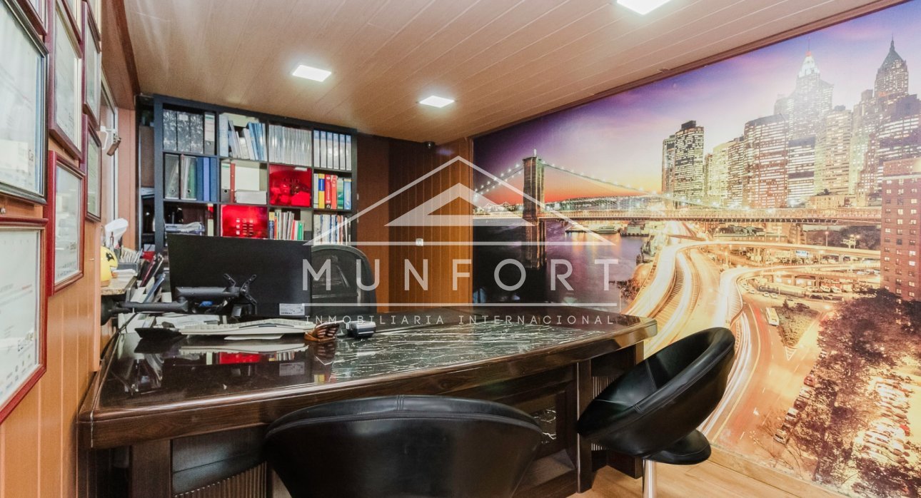 Wiederverkauf - Geschäftsräume -
Torrevieja - Centro - Torrevieja