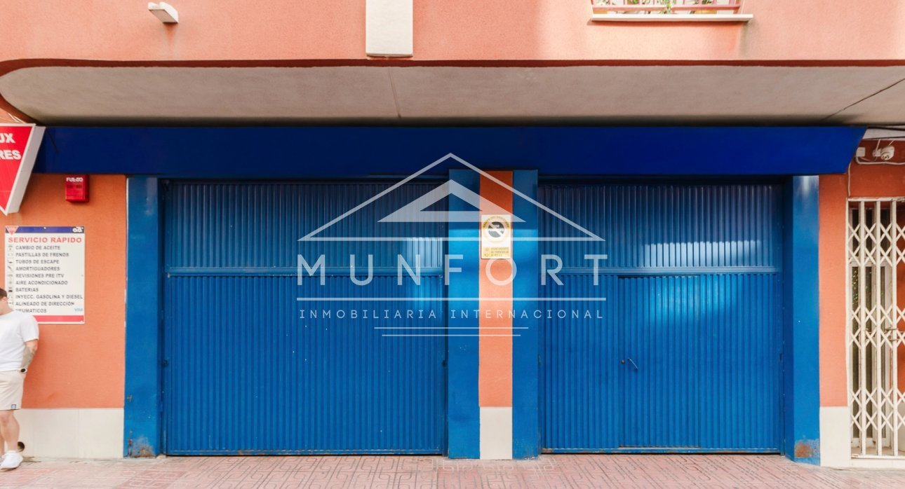 Wiederverkauf - Geschäftsräume -
Torrevieja - Centro - Torrevieja