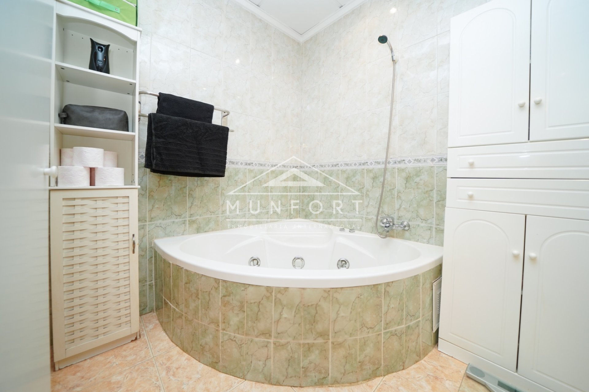 Wiederverkauf - Geschäftsräume -
Torrevieja - El Salado - Torrevieja