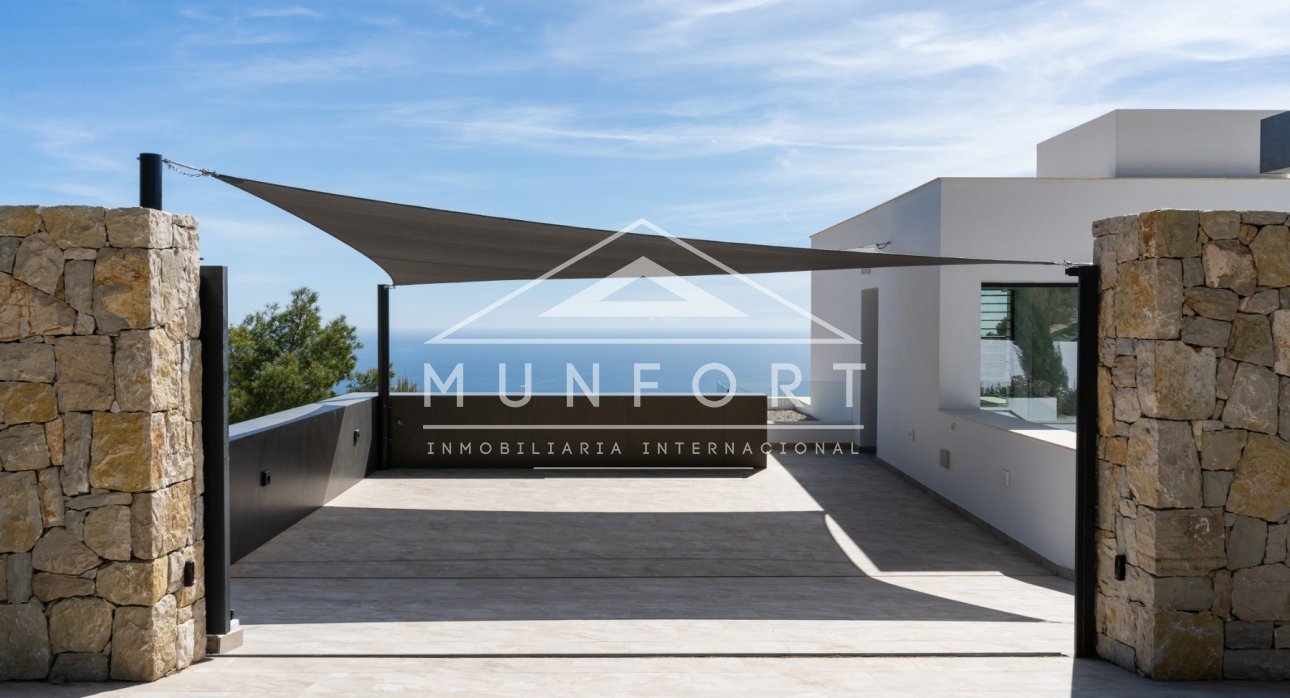 Wiederverkauf - Luxusvillen -
Altea