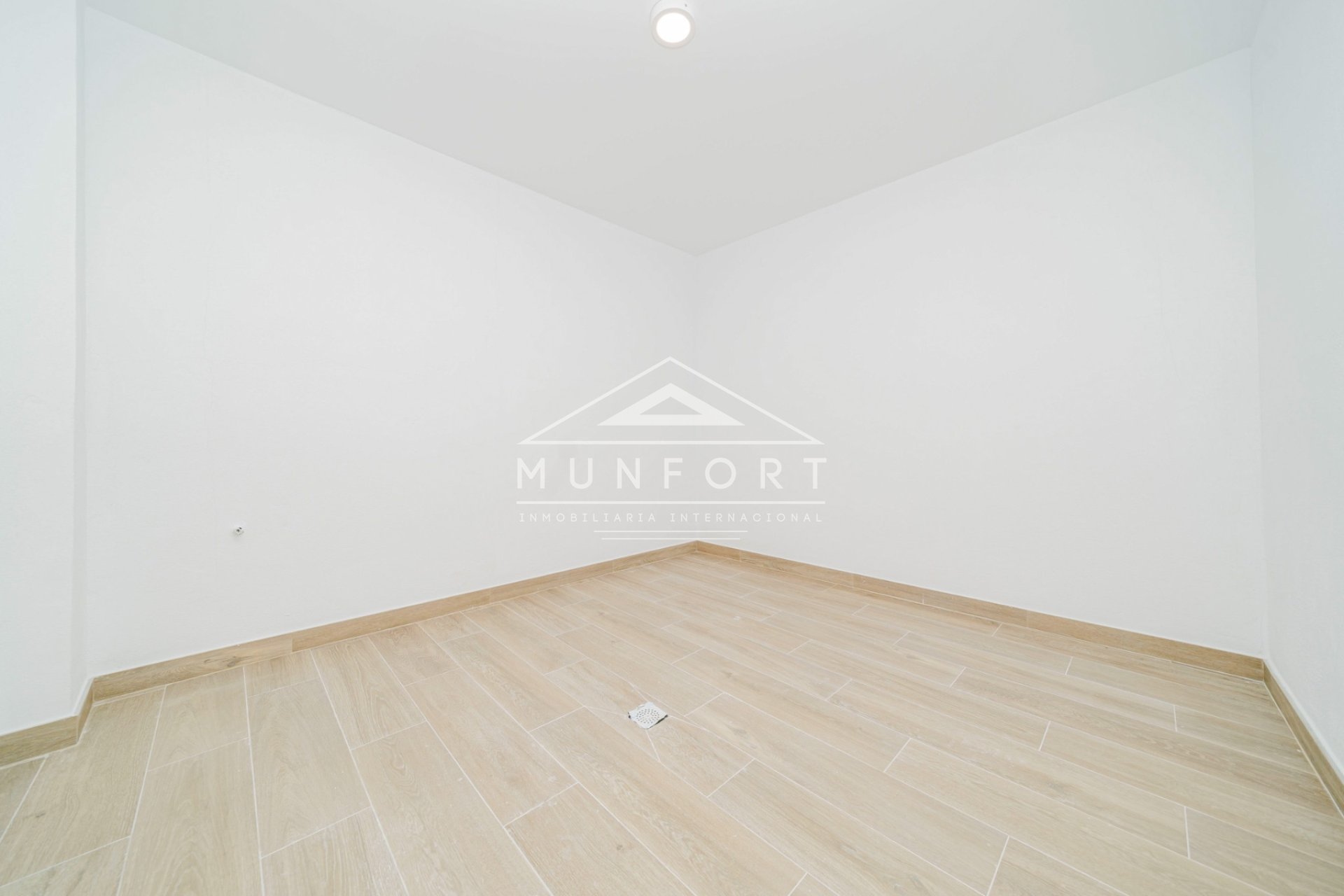 Wiederverkauf - Luxusvillen -
Finestrat