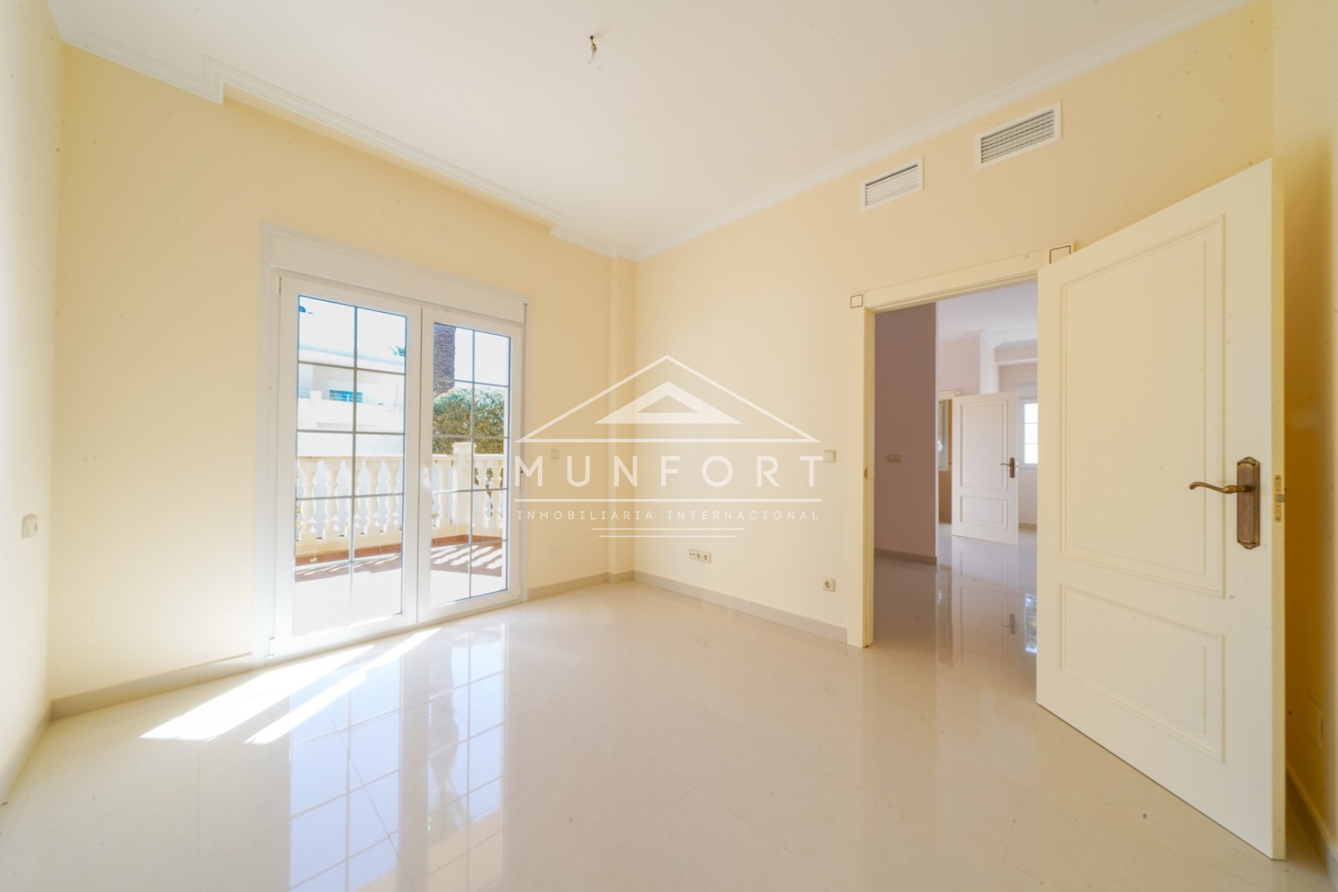 Wiederverkauf - Luxusvillen -
Orihuela Costa - Cabo Roig