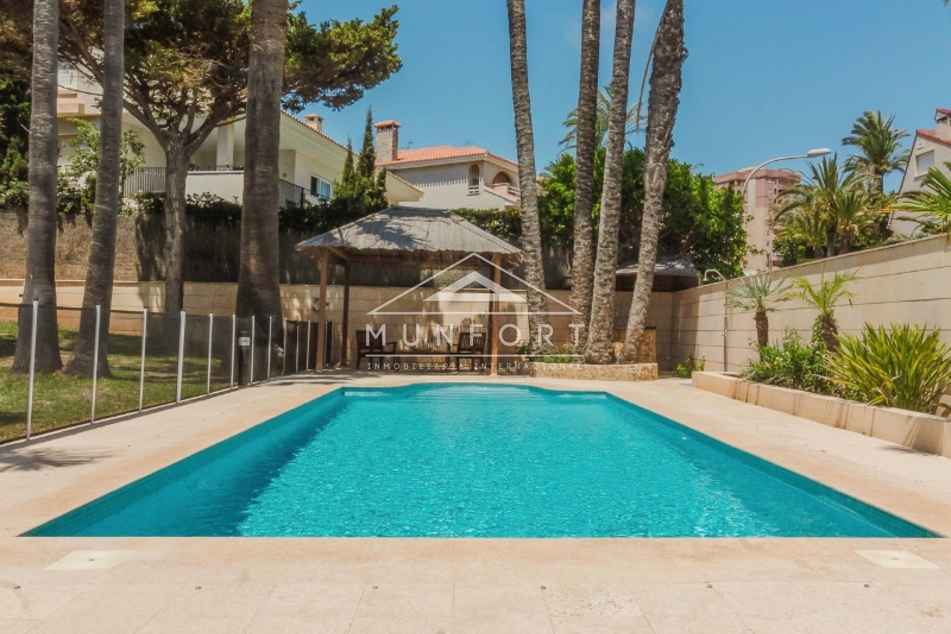 Wiederverkauf - Luxusvillen -
Orihuela Costa - Dehesa de Campoamor