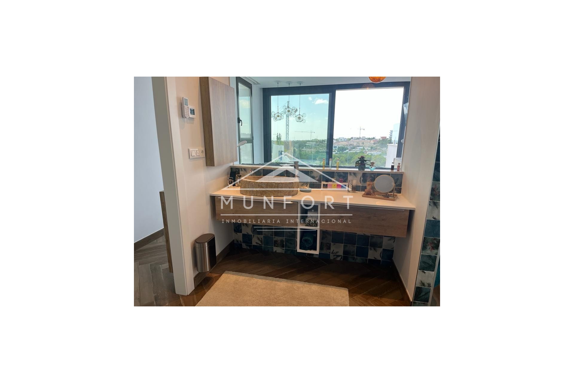 Wiederverkauf - Luxusvillen -
Orihuela Costa - Las Colinas Golf