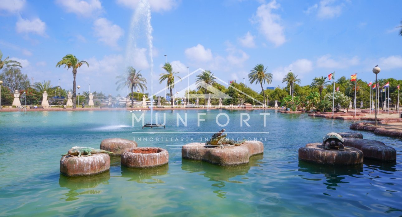 Wiederverkauf - Luxusvillen -
Torrevieja - Aguas Nuevas - Torrevieja