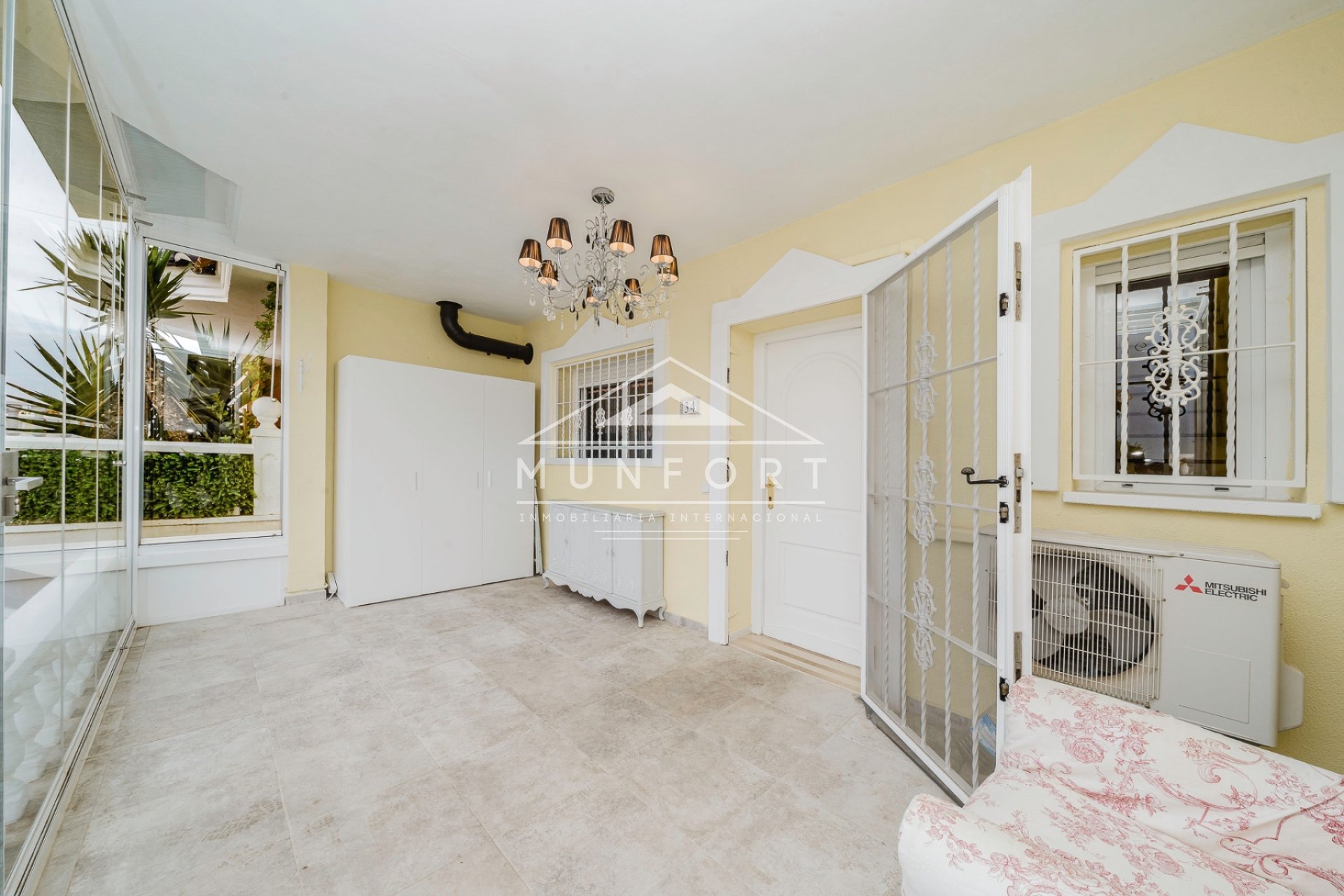 Wiederverkauf - Reihenhäuser -
Benijófar