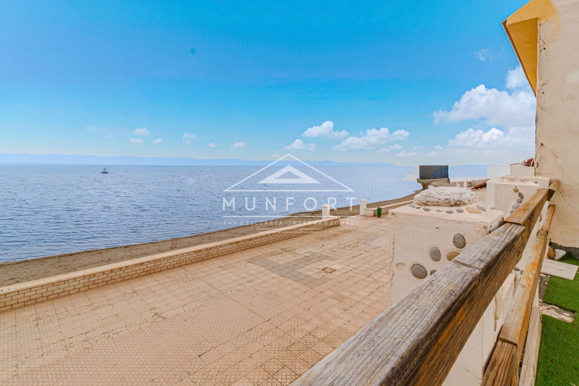 Wiederverkauf - Reihenhäuser -
Los Nietos