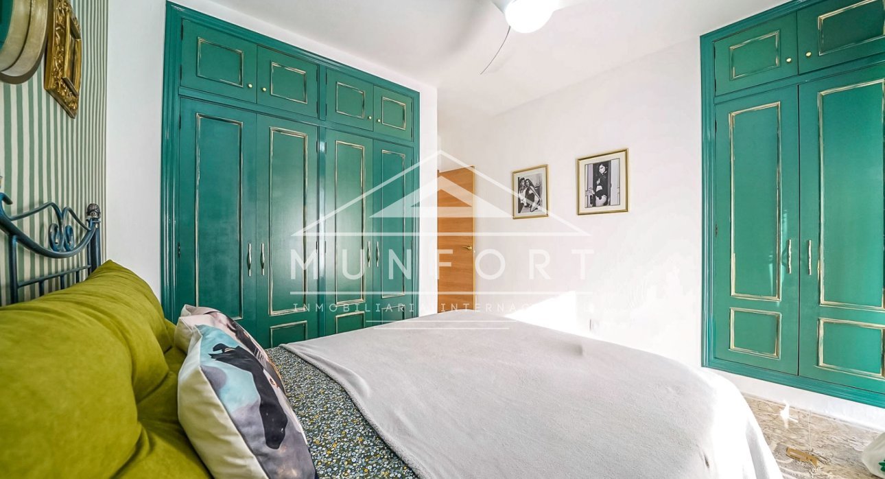 Wiederverkauf - Reihenhäuser -
Los Nietos