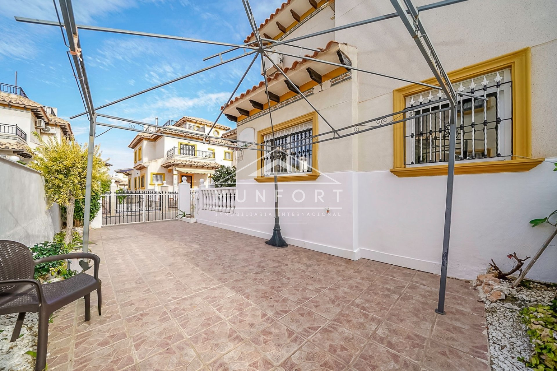 Wiederverkauf - Reihenhäuser -
Orihuela Costa - La Regia