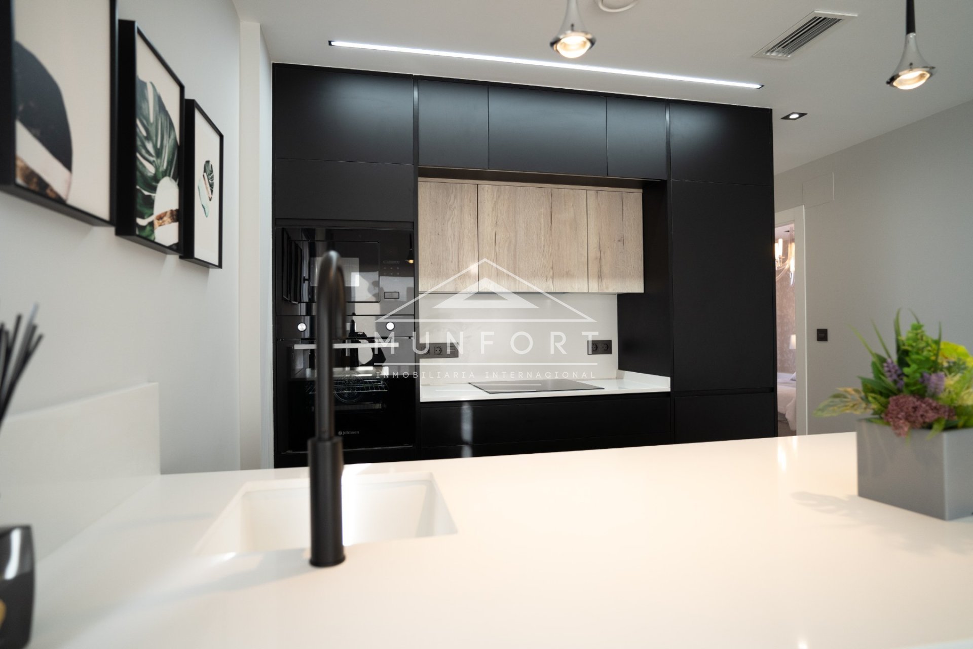 Wiederverkauf - Reihenhäuser -
Orihuela