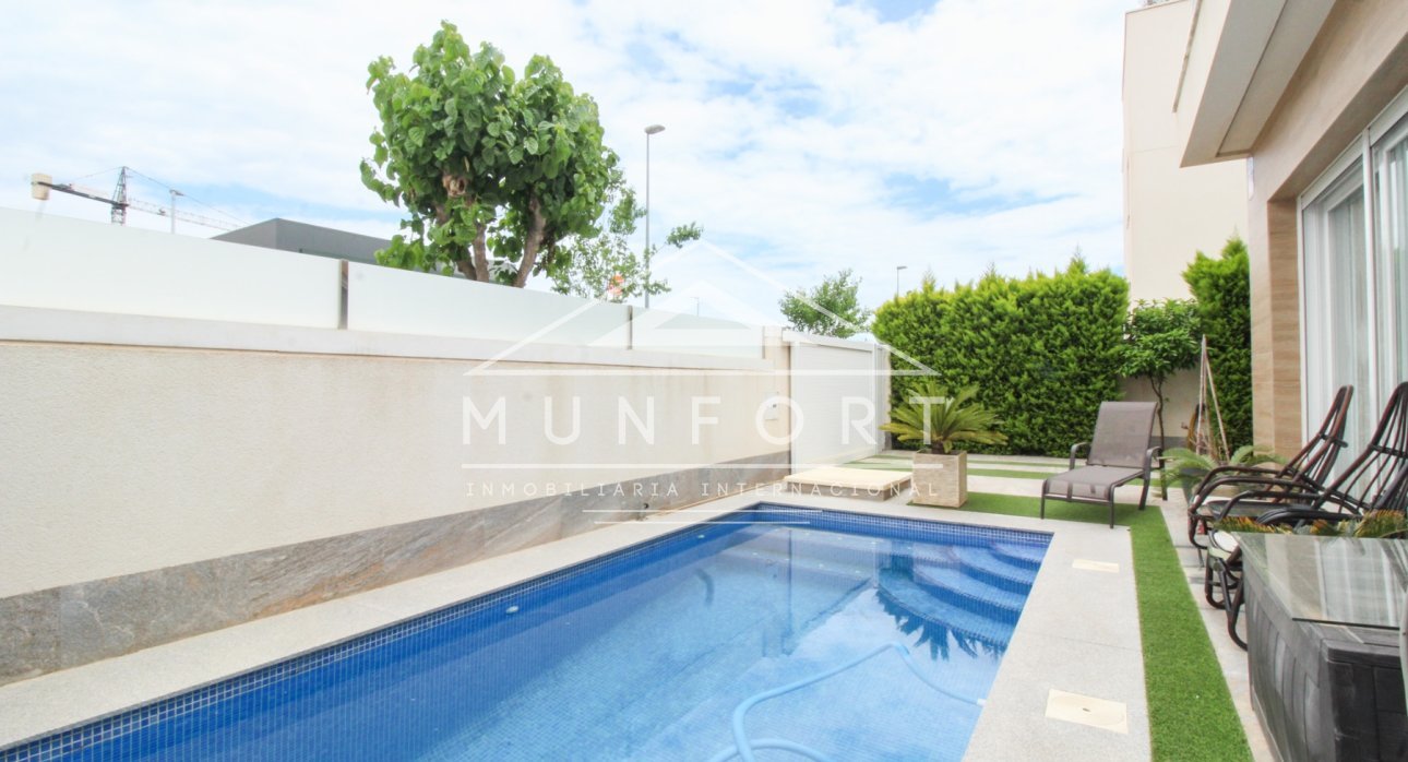 Wiederverkauf - Reihenhäuser -
Pilar de la Horadada