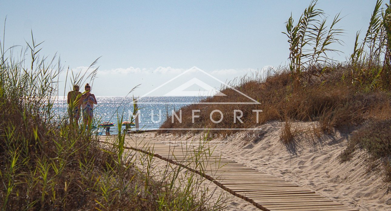 Wiederverkauf - Reihenhäuser -
Pilar de la Horadada