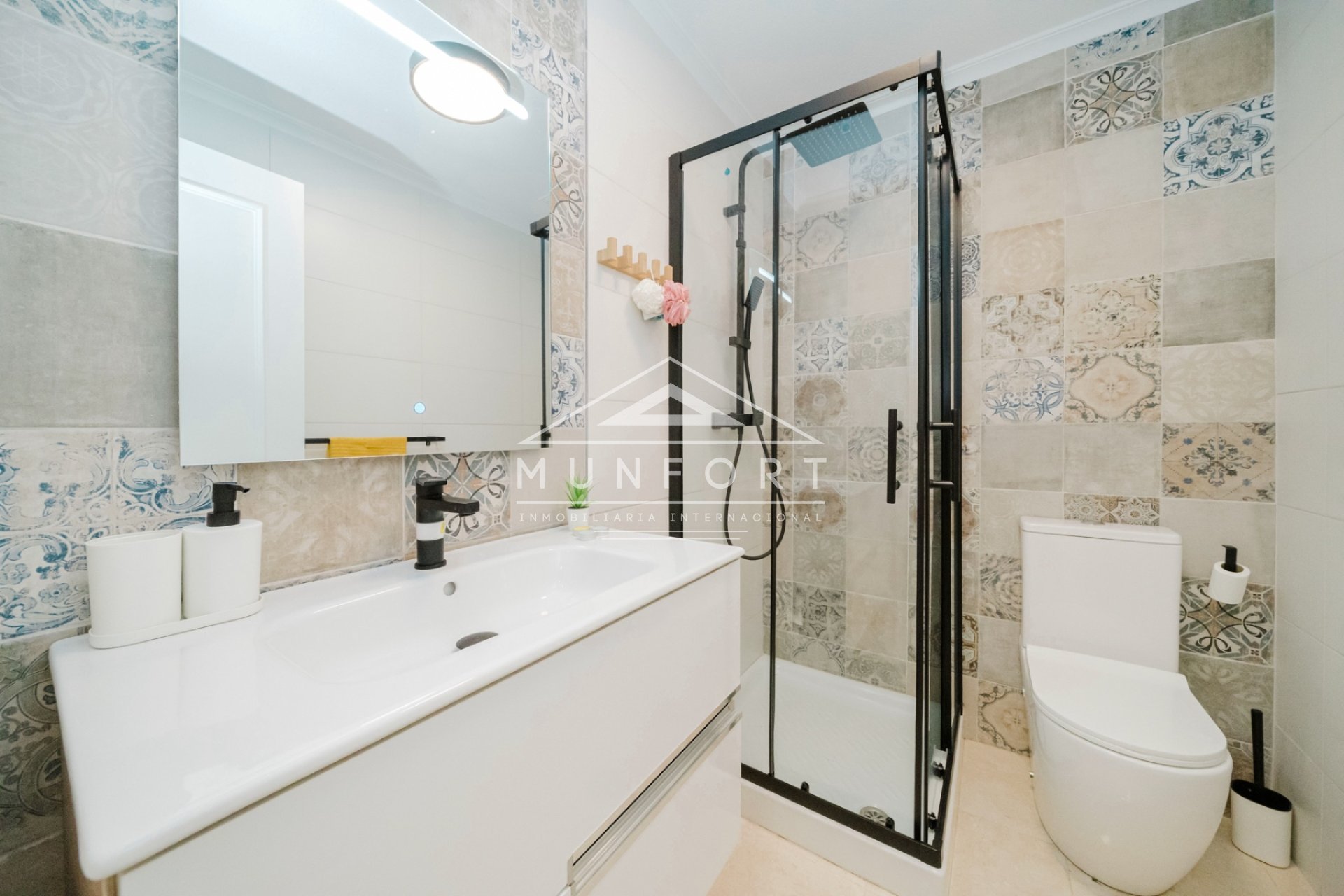 Wiederverkauf - Reihenhäuser -
San Miguel de Salinas