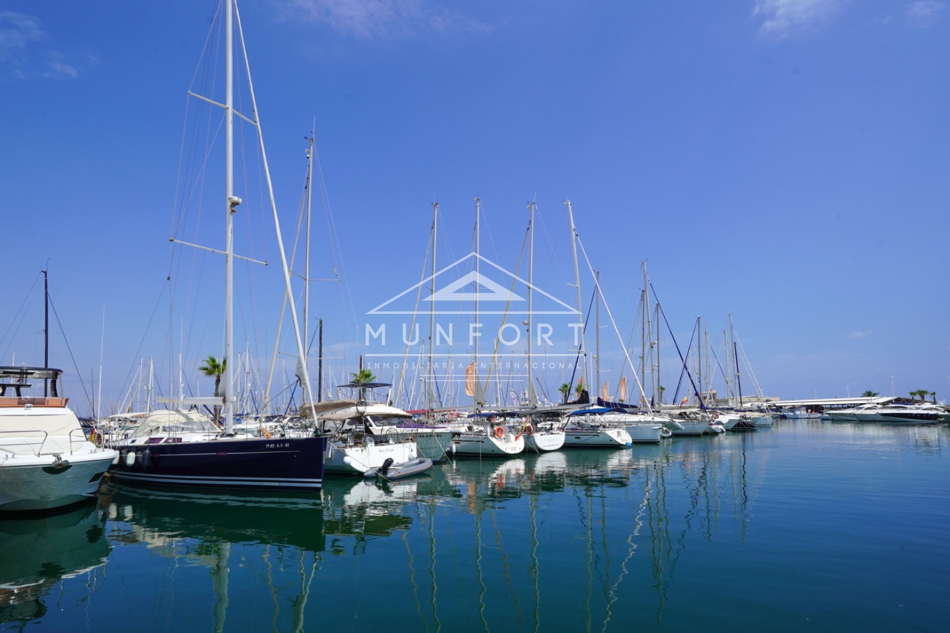 Wiederverkauf - Reihenhäuser -
San Pedro del Pinatar