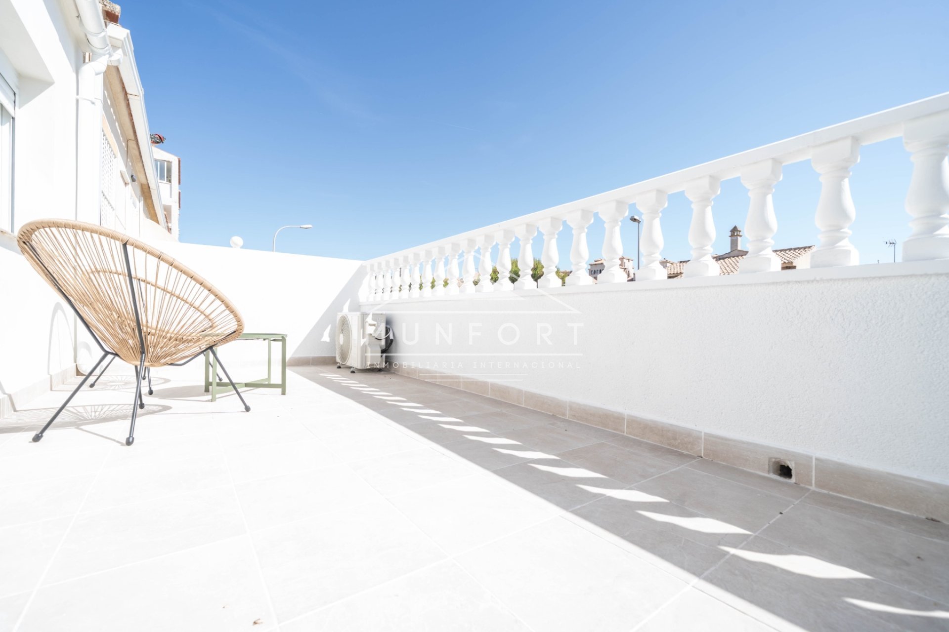 Wiederverkauf - Reihenhäuser -
Torrevieja - Cabo Cervera - Torrevieja