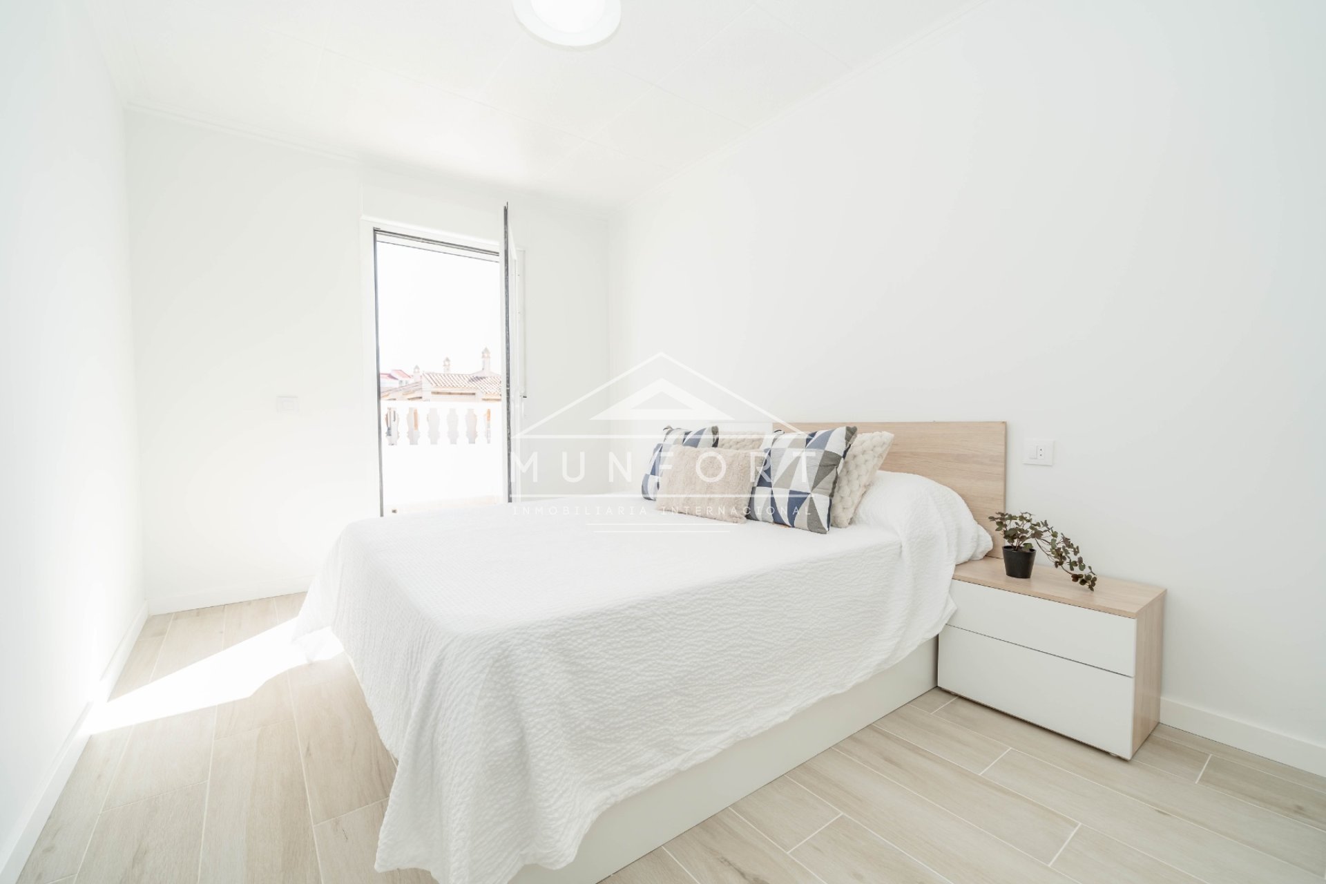 Wiederverkauf - Reihenhäuser -
Torrevieja - Cabo Cervera - Torrevieja
