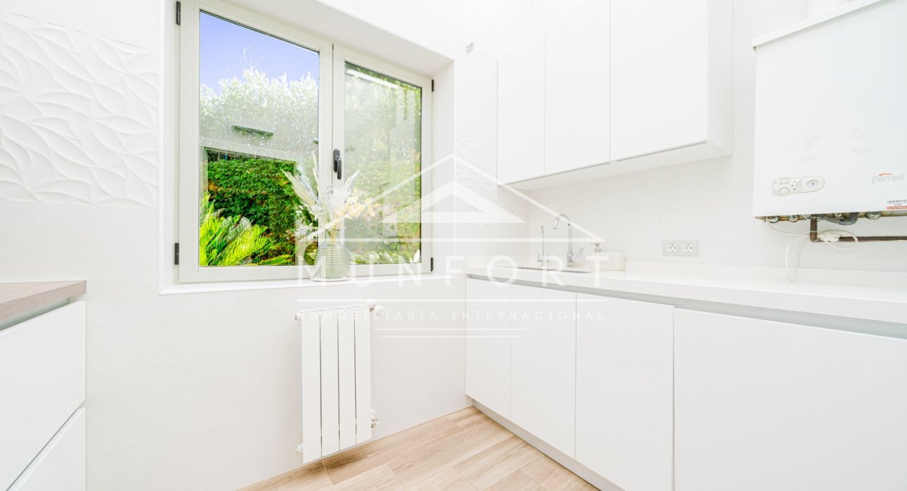 Wiederverkauf - Villen -
Orihuela Costa - Las Colinas Golf