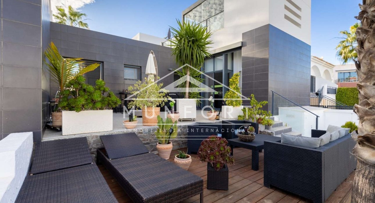 Wiederverkauf - Villen -
Orihuela Costa - Los Altos de Villamartín