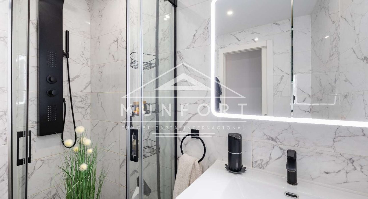 Wiederverkauf - Villen -
Orihuela Costa - Los Altos de Villamartín