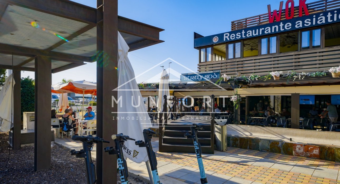 Wiederverkauf - Villen -
Orihuela Costa - Los Altos de Villamartín