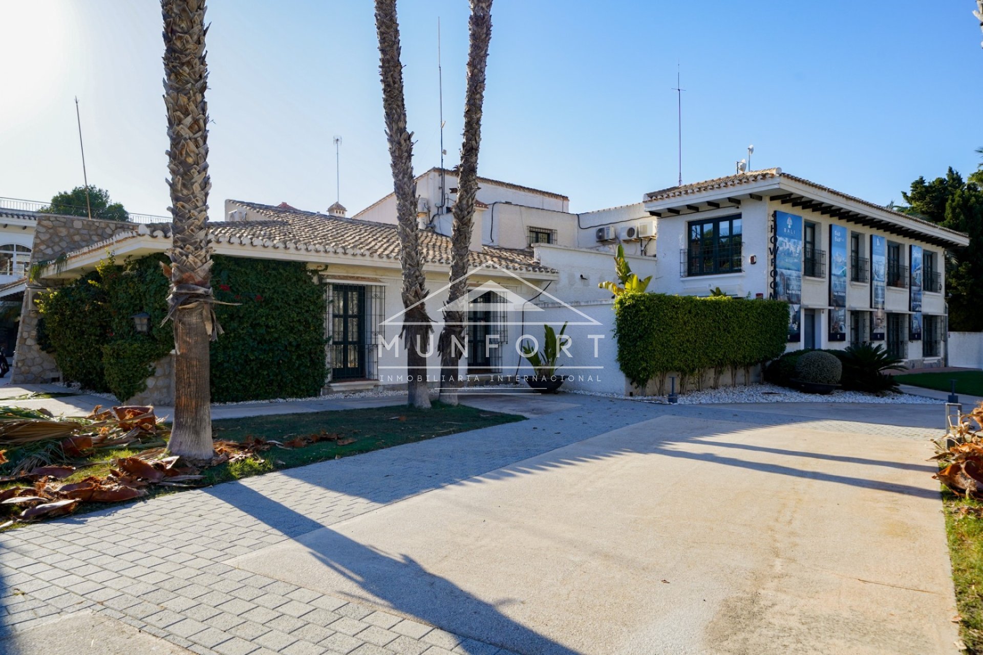 Wiederverkauf - Villen -
Orihuela Costa - Los Altos de Villamartín