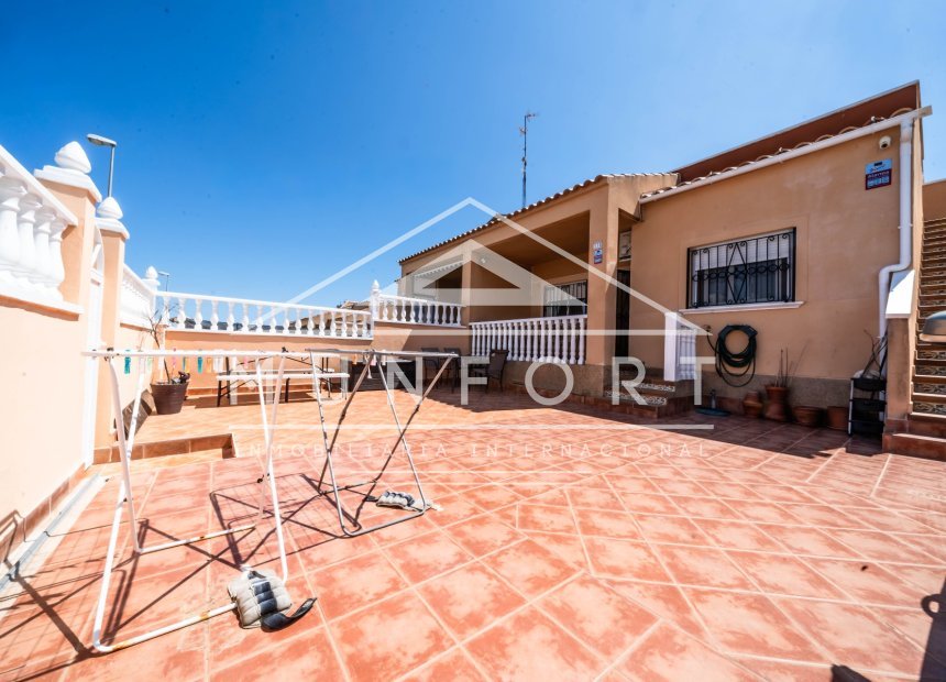 Wiederverkauf - Villen -
Orihuela Costa - Punta Prima